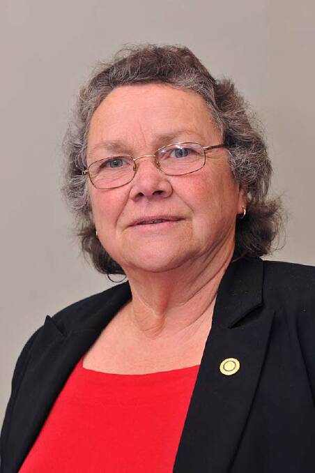City of Bunbury councillor Judy Jones has confirmed she will retire from public life after 32 years of service. 