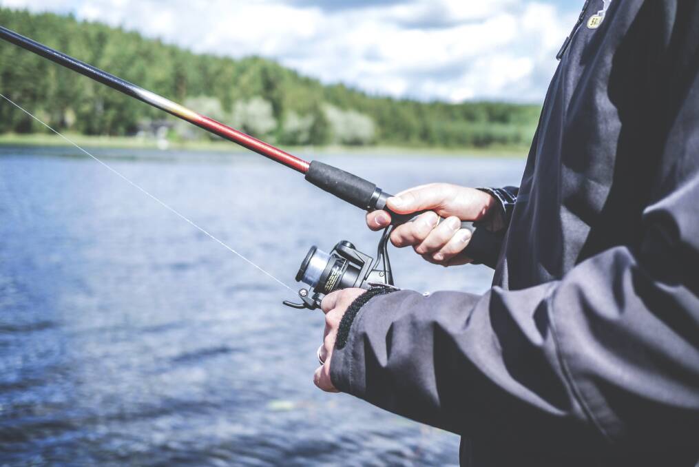 To celebrate Father's Day, the state government will give the public a chance to enjoy freshwater fishing without a licence on September 2 and 3. 