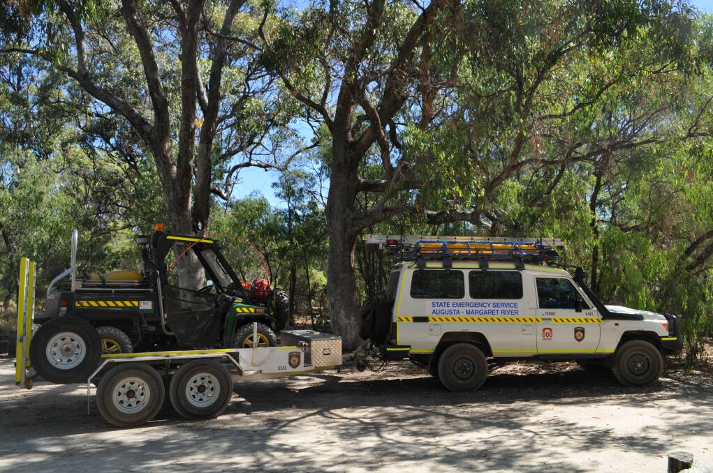 Police and State Emergency Services crews patrol Bushland in Leschenault for missing 40-year-old woman. 