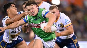 Teen five eighth Ethan Strange has locked in a long-term deal with the Canberra Raiders. (Lukas Coch/AAP PHOTOS)