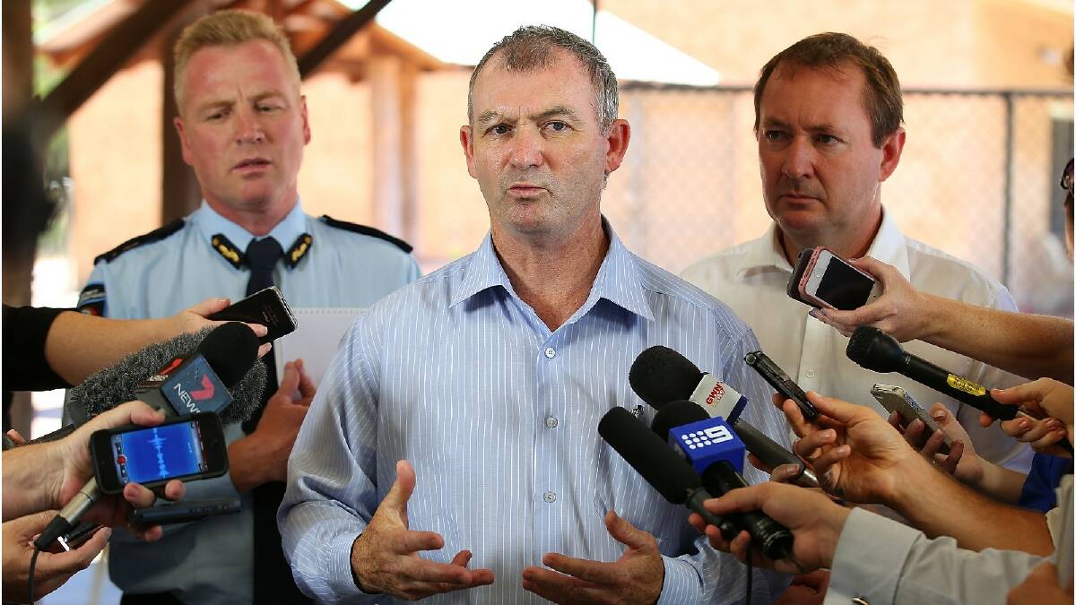 Acting Western Australian Premier Kim Hames talks to the media at the Parkerville Incident Control Centre in Perth. Photo: Getty Images.