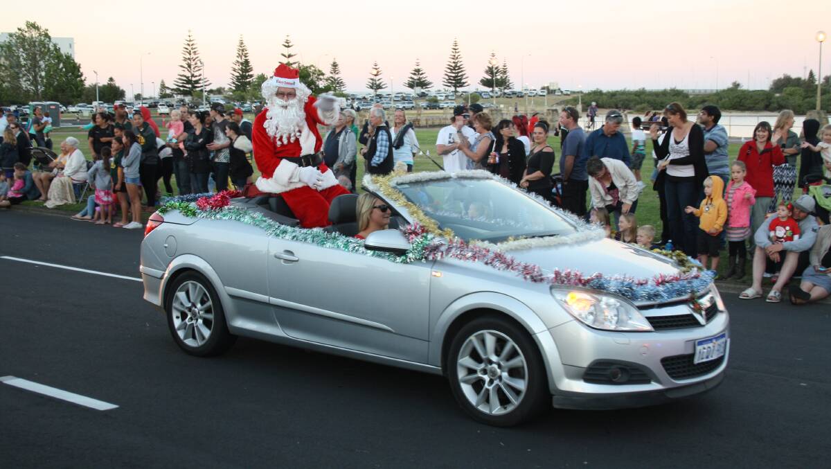 Even Santa can take advantage of the extra free hour in the Bunbury CBD. 