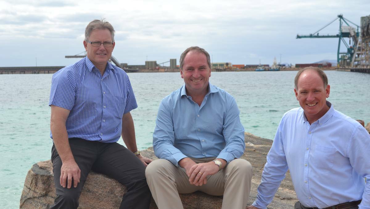 Federal Member for O'Connor Tony Crook, Leader of the Nationals in the Federal Senate Barnaby Joyce and State Candidate for Eyre Colin de Grussa visited Esperance Port Sea and Lands.