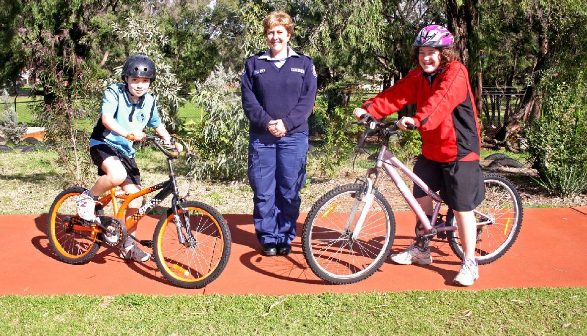 Maidens Park Primary students acknowleged Road Safety Week. Photo: Bunbury Mail.