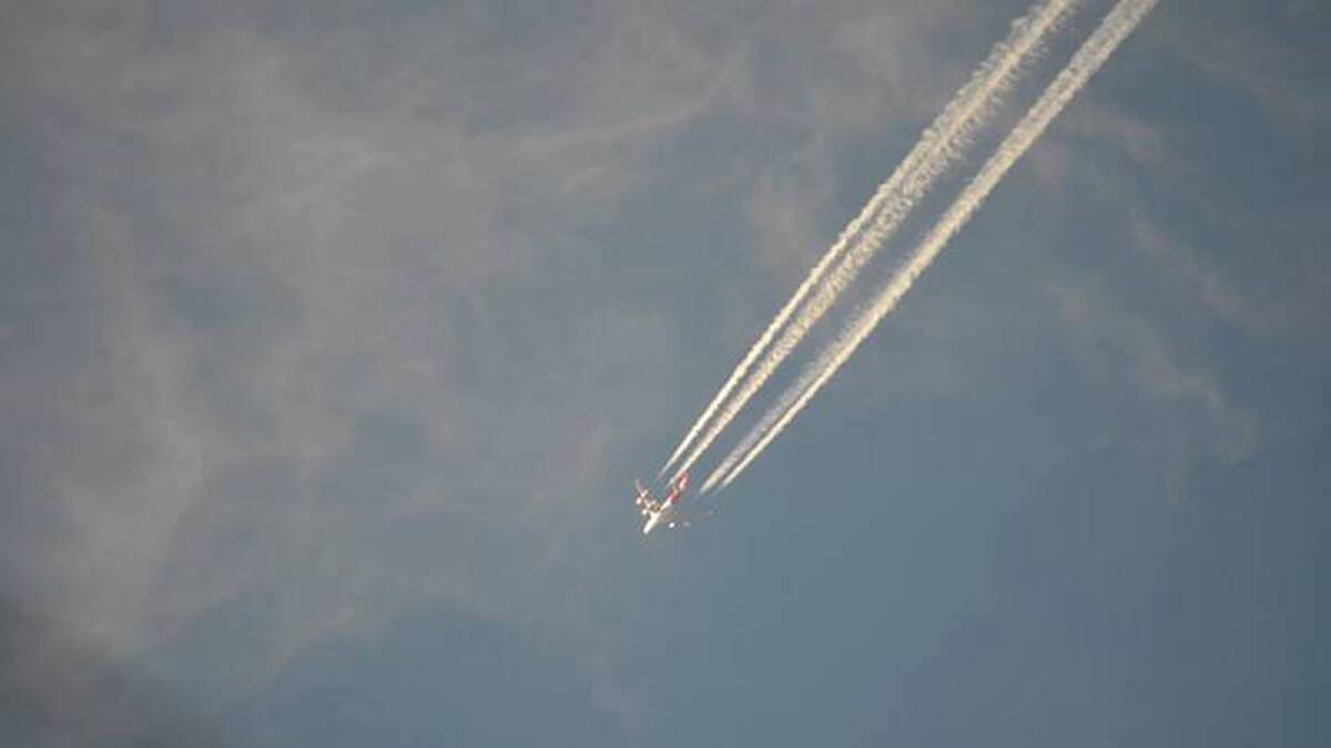 It was a rare sight for Bunbury residents when a jet plane shot across the sky last Thursday afternoon.
