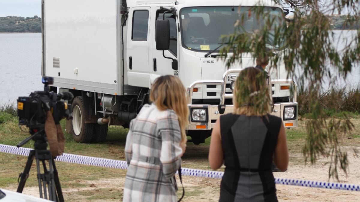 Federal authorities are expected to safely detonate explosive material found at the Leschenault Estuary this morning. 
