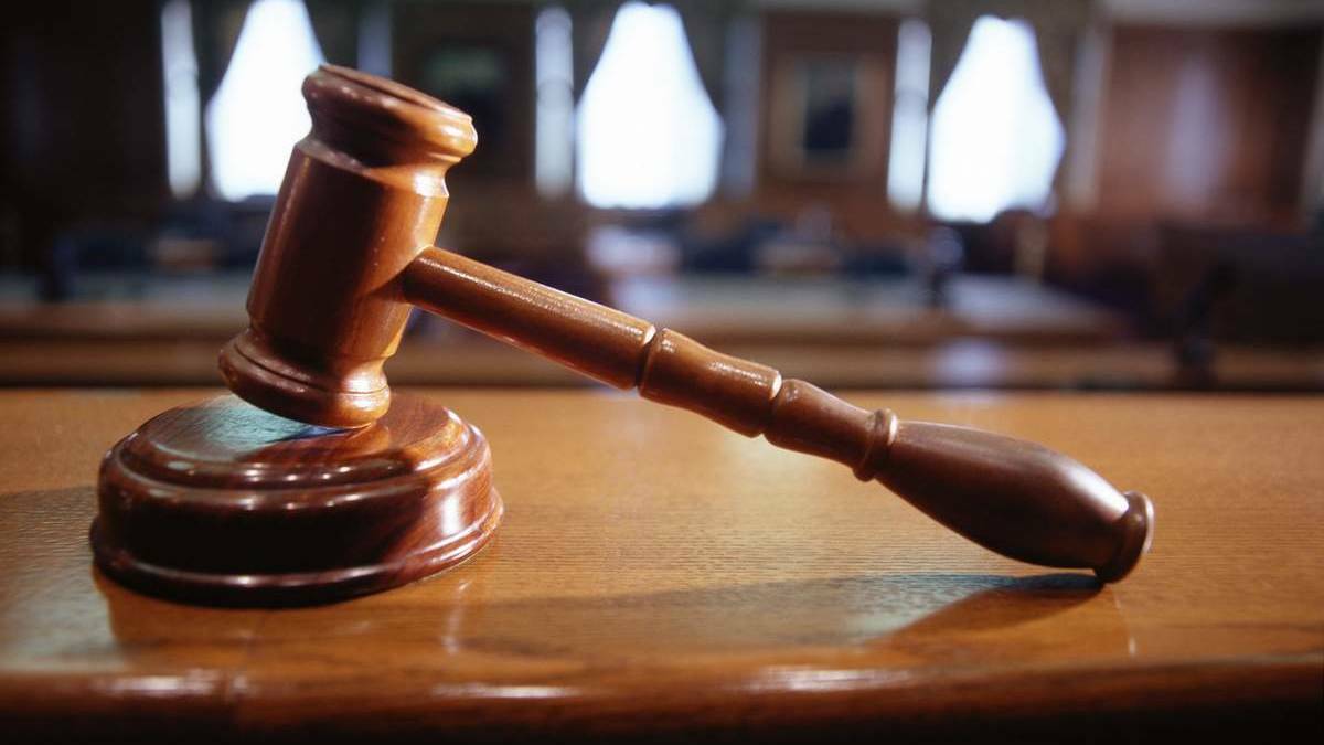 Man fined for possessing weapon, stolen items