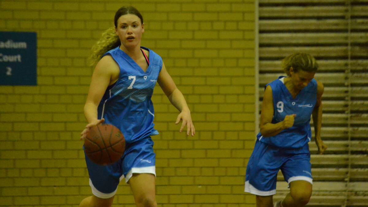Dunsborough's Adele East scored nine points in the team's one point loss to Aces Sky. Photo by Thomas Munday.