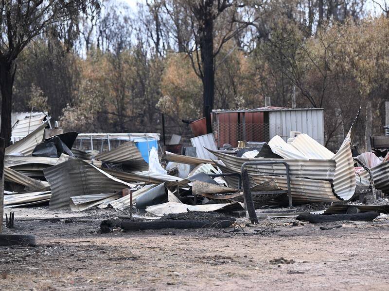 Tara residents are returning to take stock of their fire-ravaged town in Queensland's Western Downs. (Darren England/AAP PHOTOS)