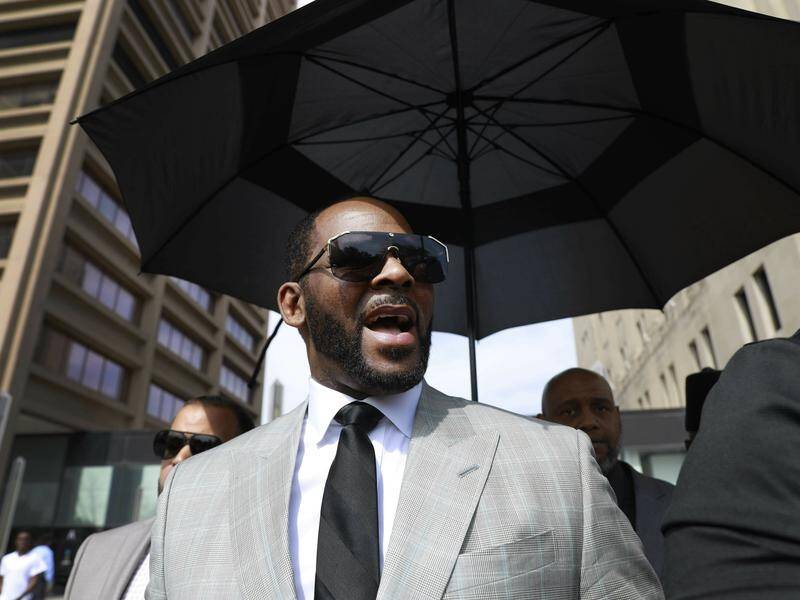 NYPD detectives and federal agents have arrested R Kelly in Chicago on sex trafficking charges.