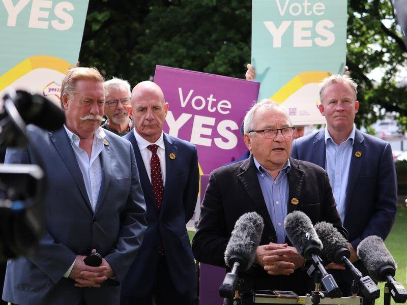Former Tasmanian premiers, including Michael Field, centre, throw their support behind the voice. (Ethan James/AAP PHOTOS)