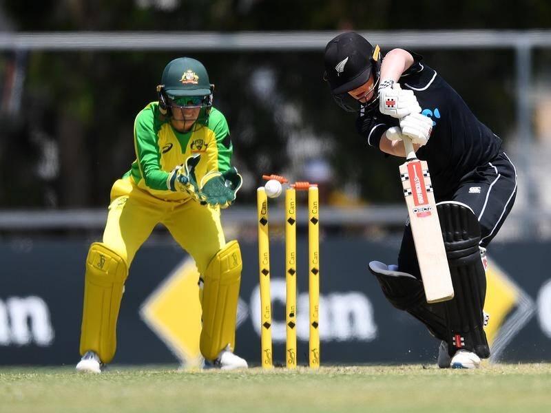 Australia have extended their winning ODI run by beating New Zealand by seven wickets in Brisbane.