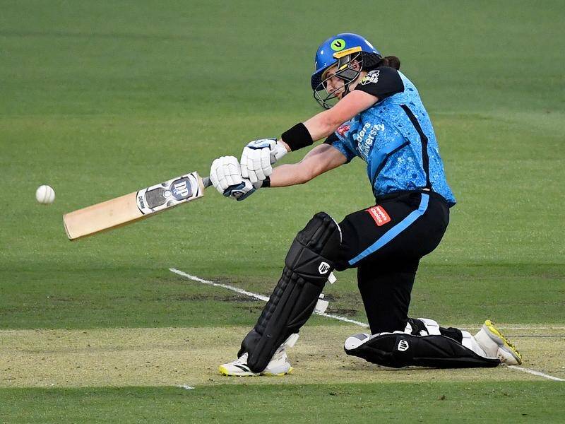 Laura Wolvaardt scored an unbeaten 70 to lift Adelaide Strikers to victory over Sydney Thunder. (Jono Searle/AAP PHOTOS)