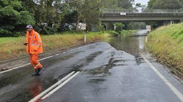 Several regional Victorian communities are at risk of being cut off by rising floodwaters. (HANDOUT/VICSES)