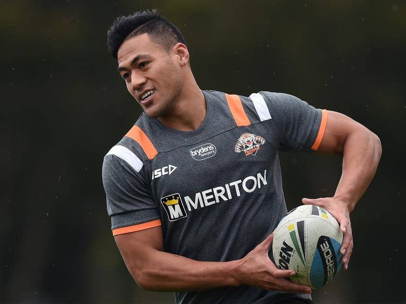 Tim Simona will continue his rugby league career in France after joining Lezignan.