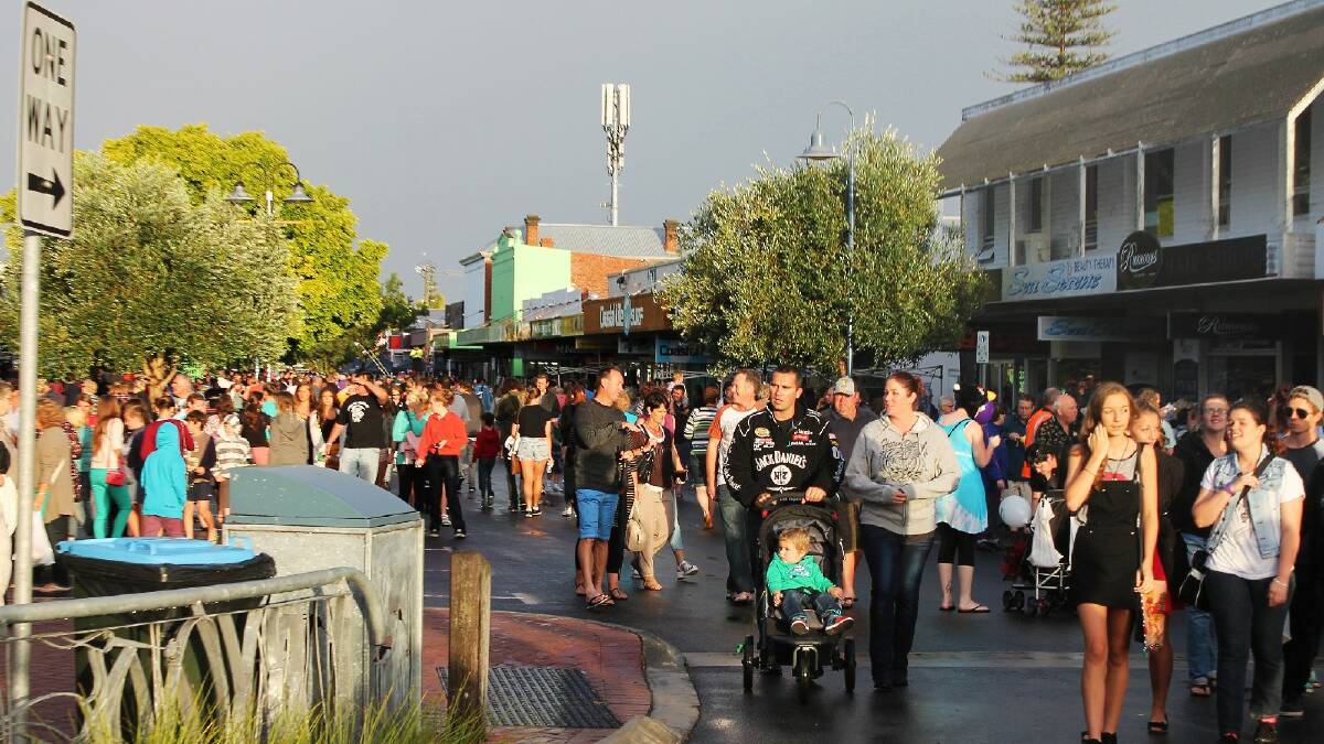 Crowds flocked to the streets of Busselton for the annual Festival of Busselton's Petticoat Lane on Wednesday night. Photo: Busselton-Dunsborough Mail.